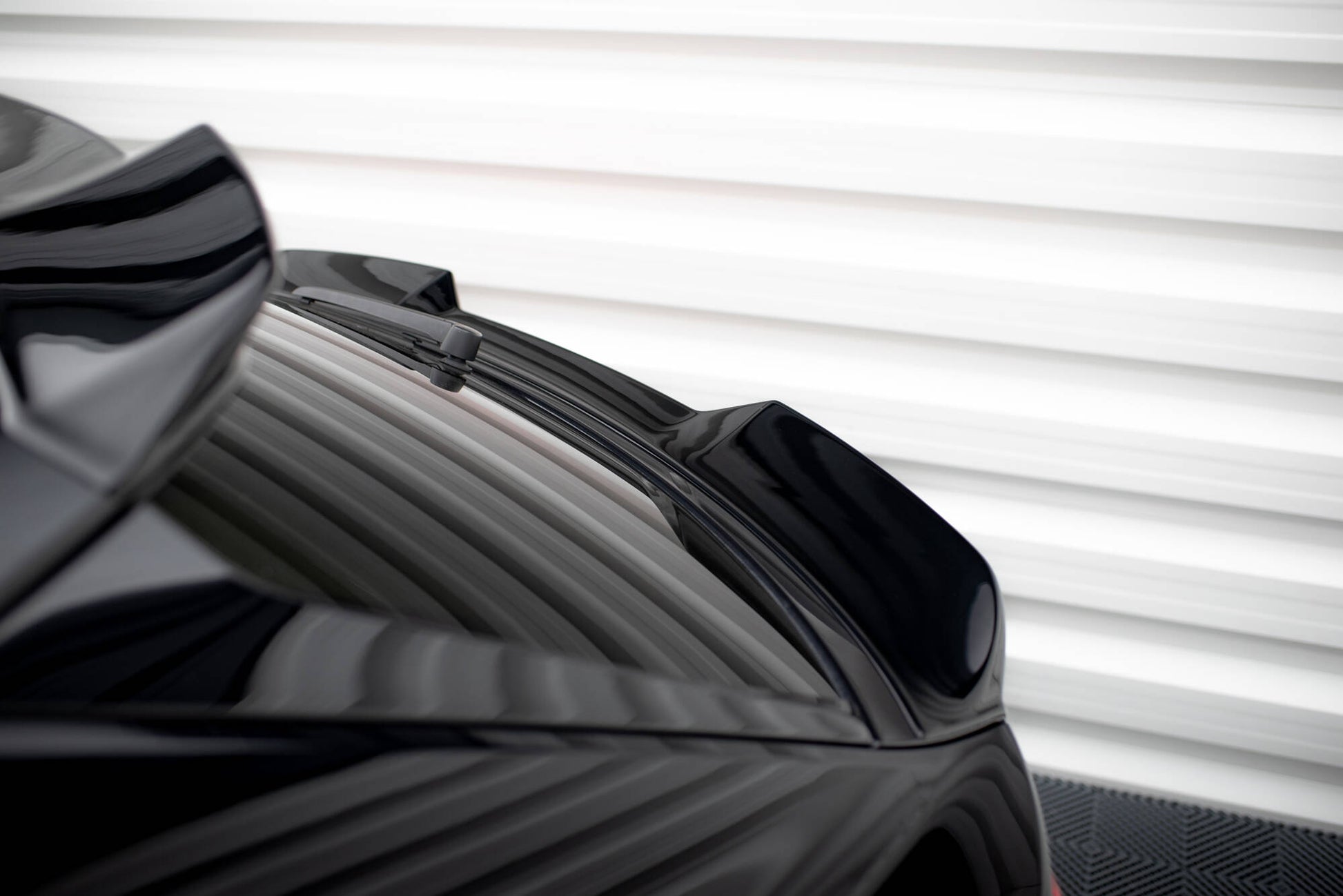 Maxton Niedriger Spoiler CAP für 3D Audi RSQ8 / SQ8 / Q8 S-Line Mk1 schwarz Hochglanz