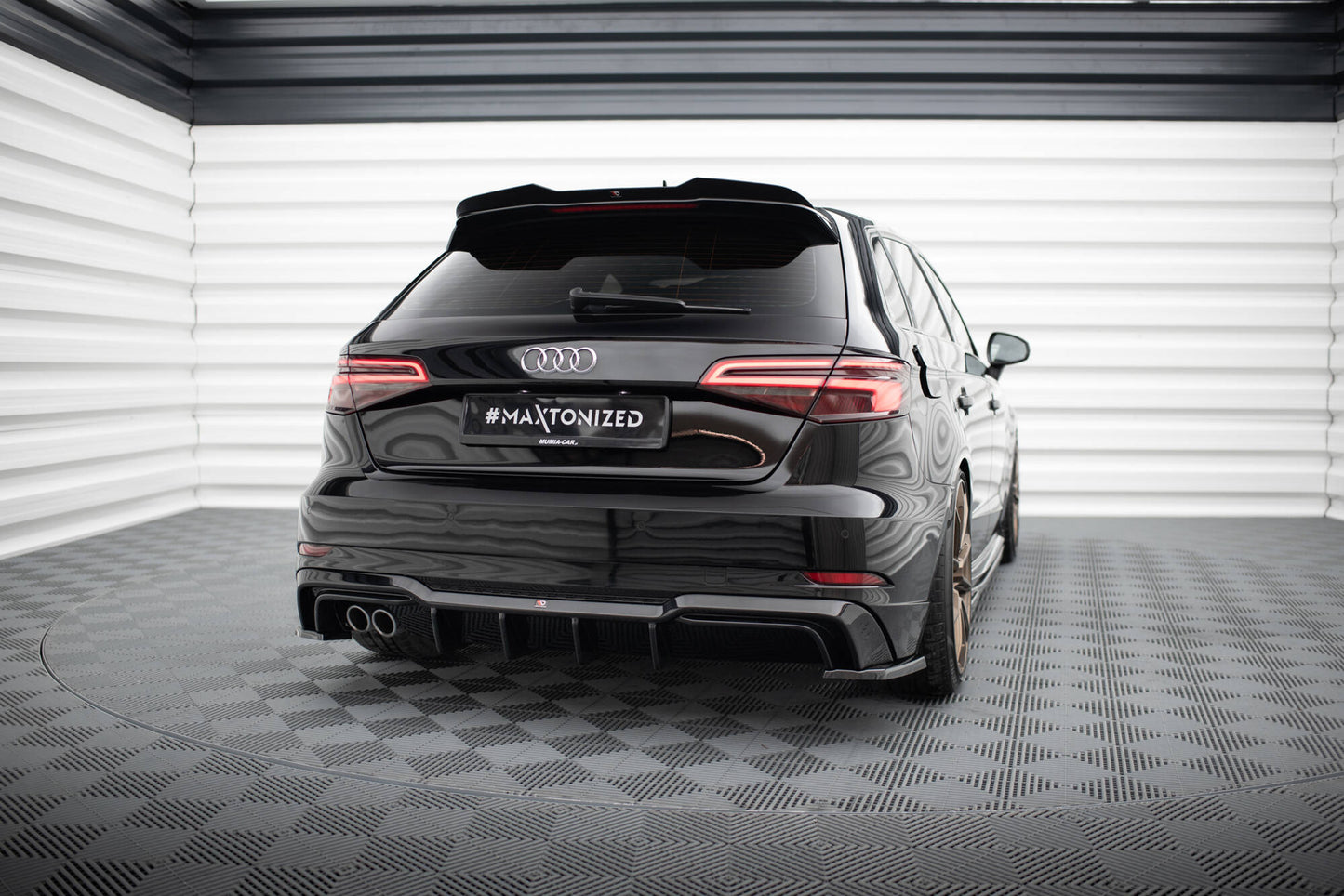 Maxton Diffusor Heck Ansatz für Audi A3 S-Line Sportback 8V Facelift (Version mit Doppelauspuff auf einer Seite)