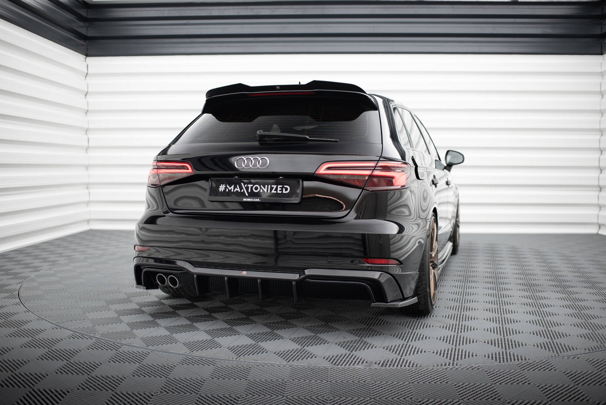 Maxton Diffusor Heck Ansatz für Audi A3 S-Line Sportback 8V Facelift (Version mit Doppelauspuff auf einer Seite)
