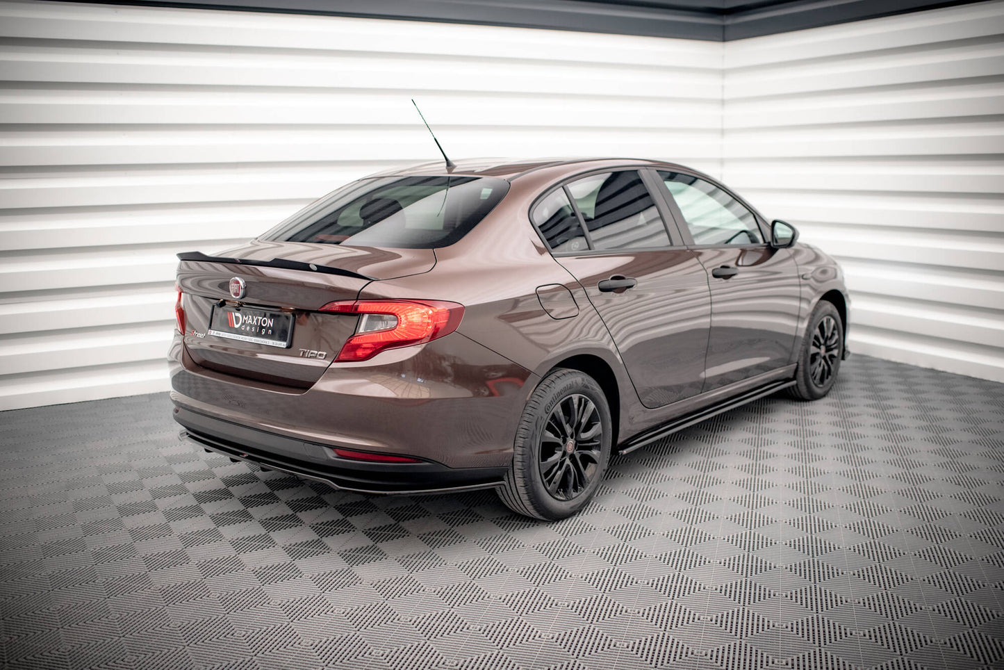 Maxton Mittlerer Diffusor Heck Ansatz DTM Look für Fiat Tipo S Limousine Mk1 schwarz Hochglanz