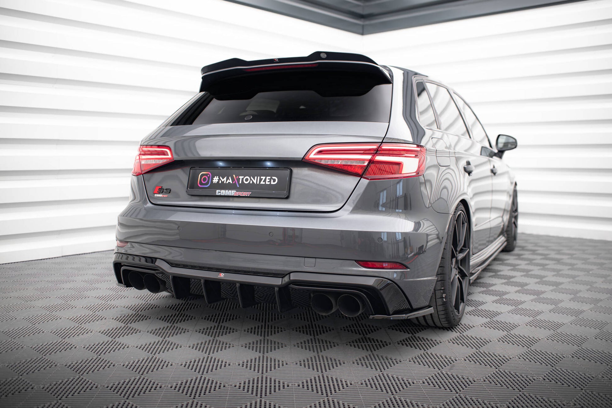 Maxton Heck Ansatz Flaps Diffusor V.2 für Audi S3 / A3 S-Line Sportback 8V Facelift schwarz Hochglanz