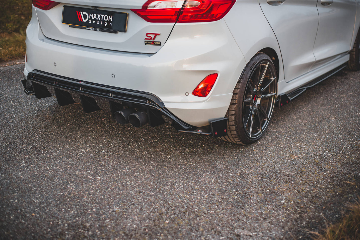 Maxton Heck Ansatz Flaps Diffusor für V.4 + Flaps Ford Fiesta ST Mk8