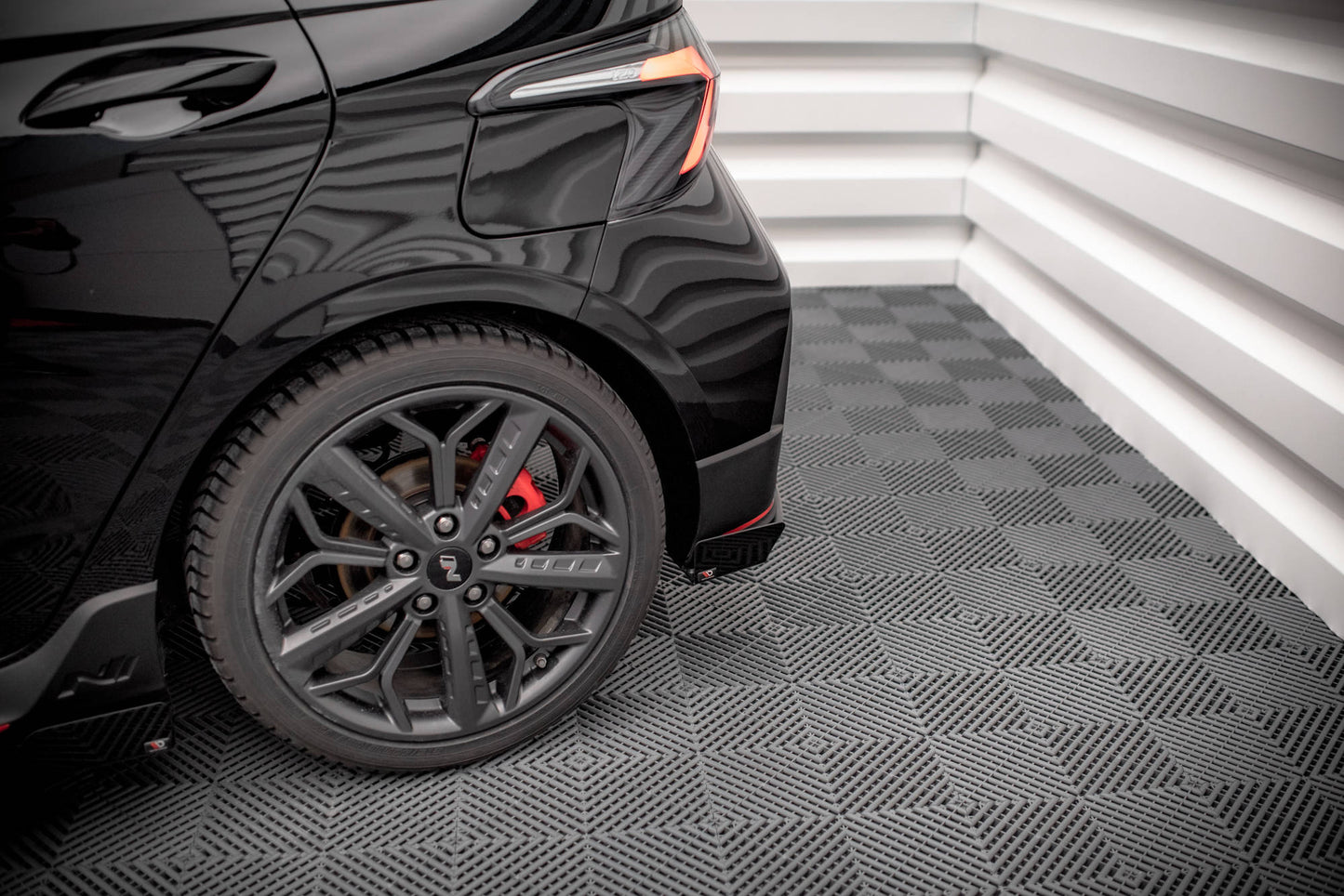 Maxton Street Pro Heck Ansatz Flaps Diffusor +Flaps für Hyundai I20 N Mk3 schwarz Hochglanz