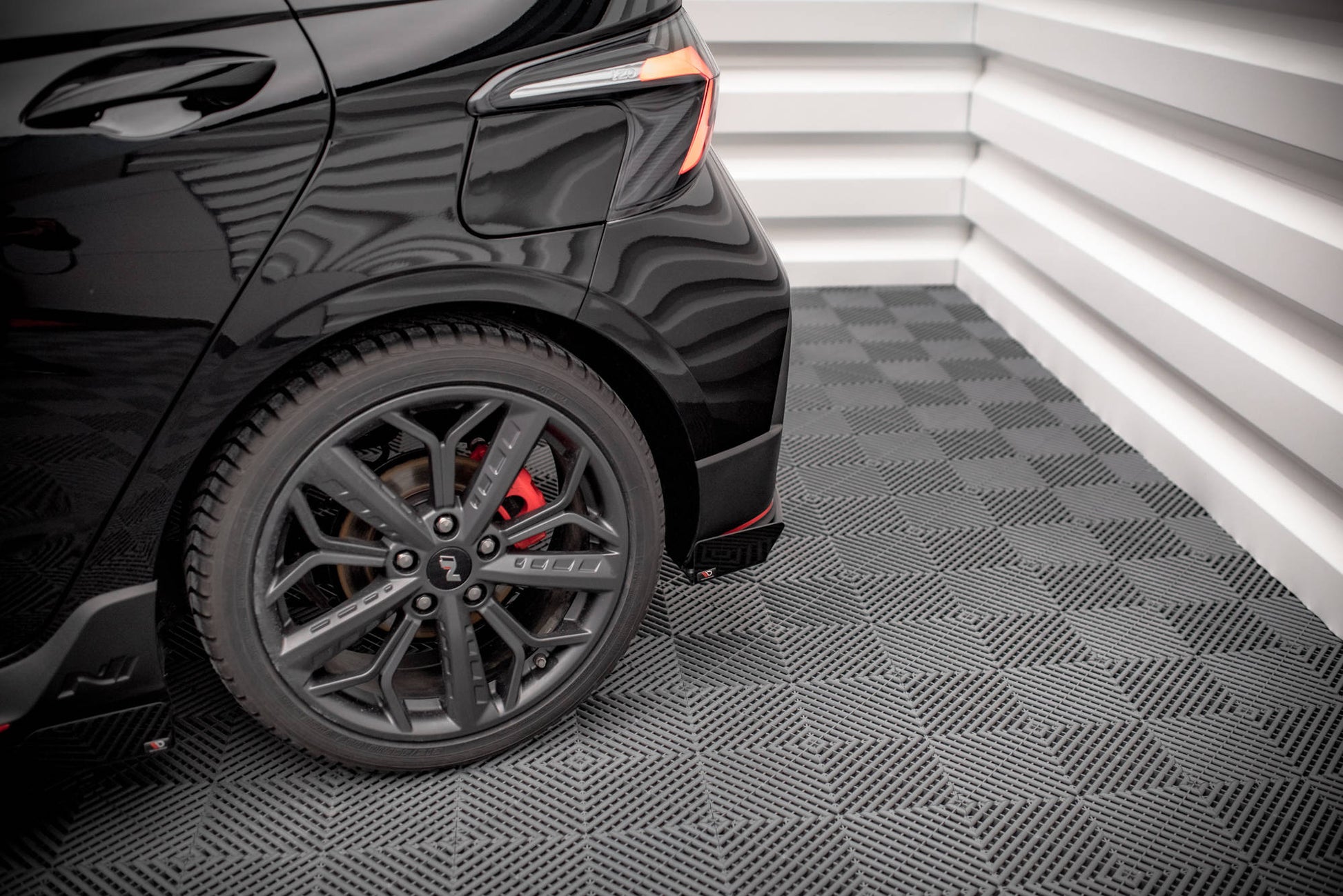 Maxton Street Pro Heck Ansatz Flaps Diffusor +Flaps für Hyundai I20 N Mk3 schwarz Hochglanz