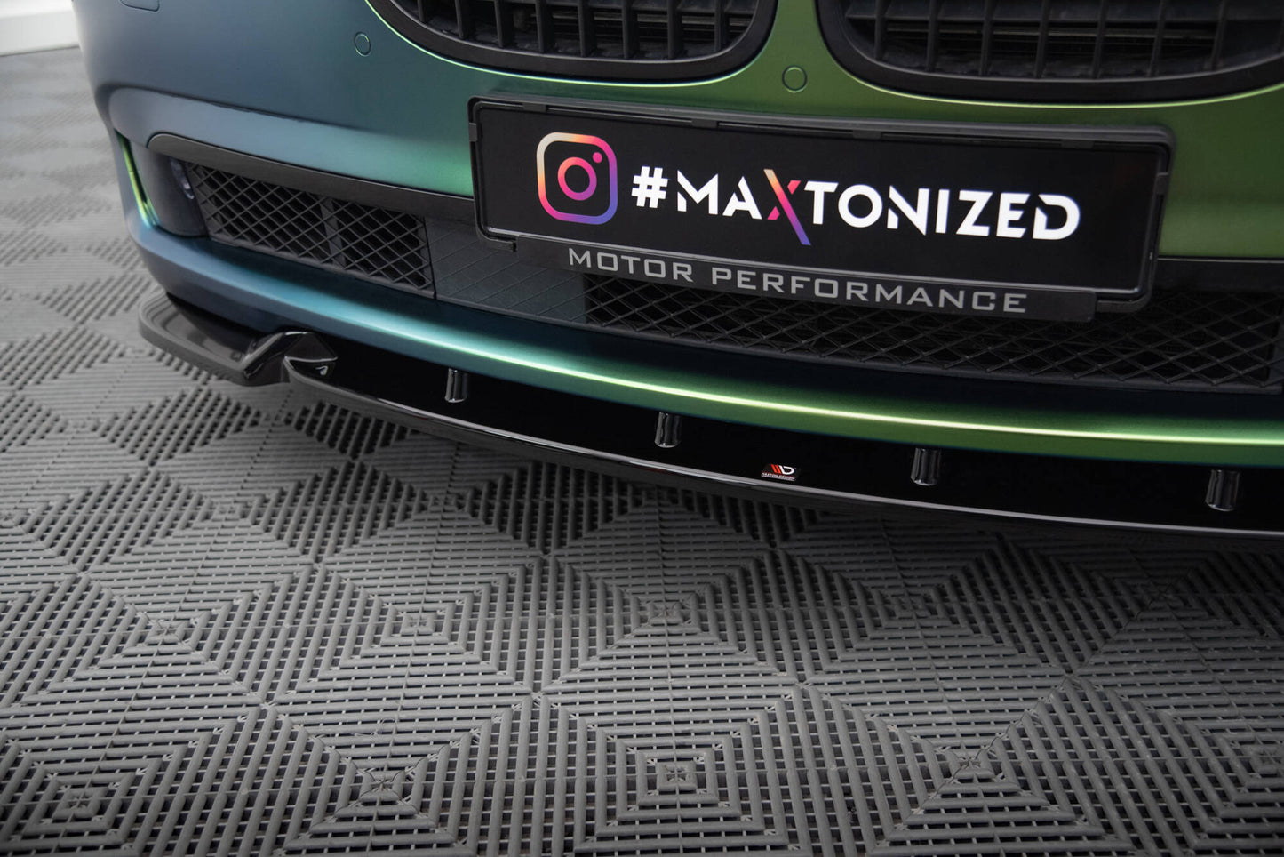 Maxton Front Ansatz V.2 für BMW 7 F01 schwarz Hochglanz