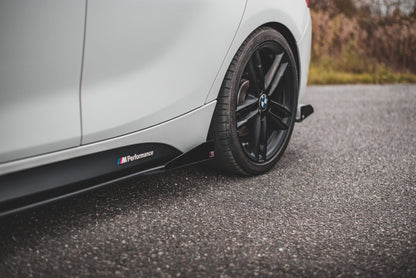 Maxton Robuste Racing Seitenschweller Ansatz für für V.2 + Flaps BMW 1er F20 M135i / M140i / M-Paket schwarz Hochglanz