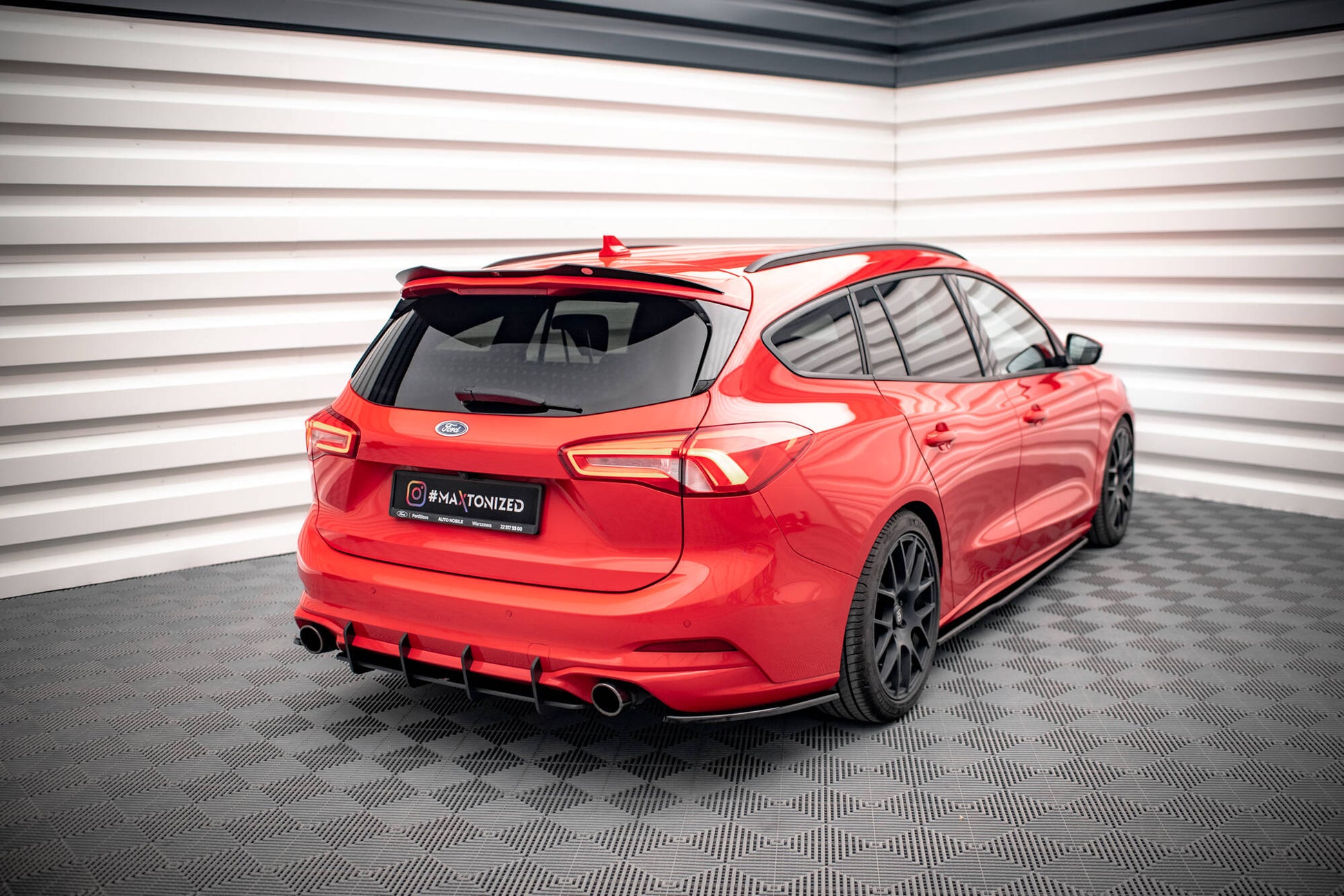 Maxton Street Pro Heckschürze für Ford Focus Kombi ST Mk4