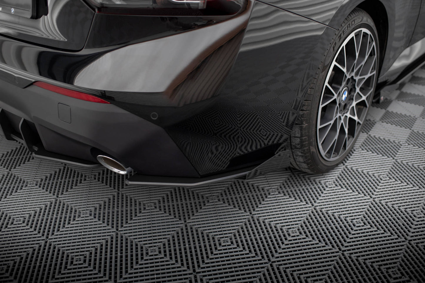 Maxton Hintere Seiten Flaps für BMW 2 Coupe G42 schwarz Hochglanz