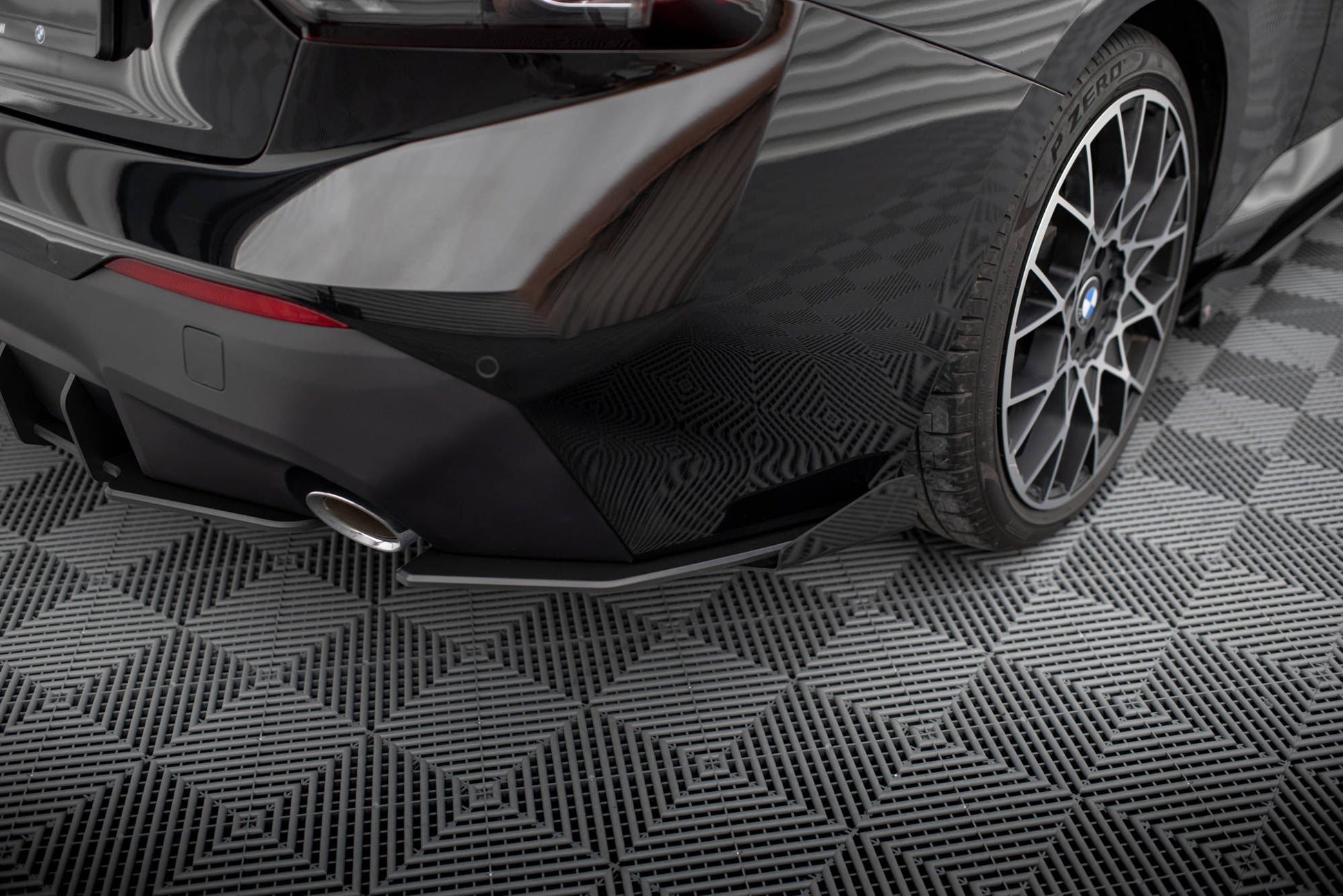 Maxton Hintere Seiten Flaps für BMW 2 Coupe G42 schwarz Hochglanz