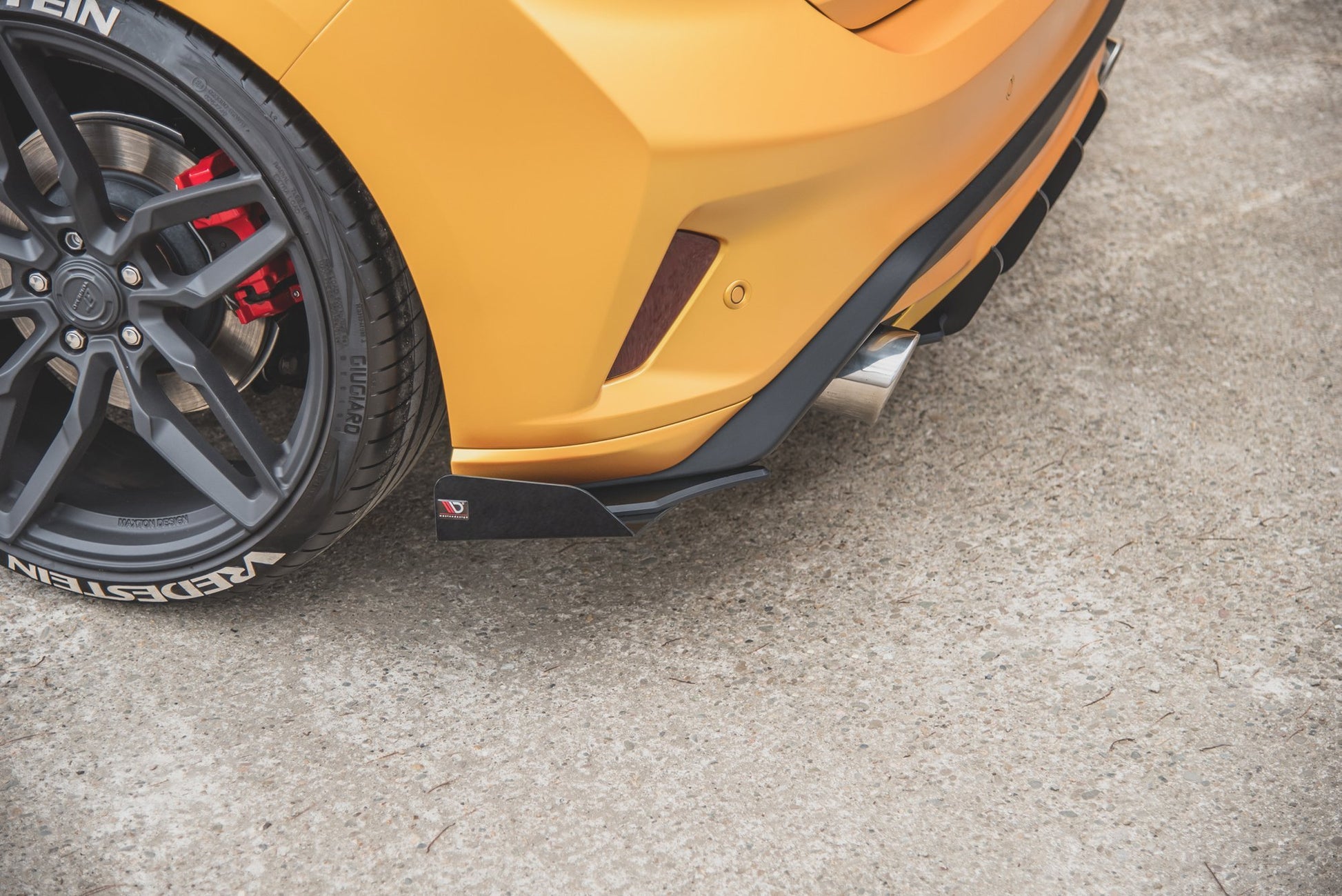 Maxton Robuste Racing Heck Ansatz Flaps Diffusor +Flaps für Ford Focus ST Mk4 schwarz Hochglanz