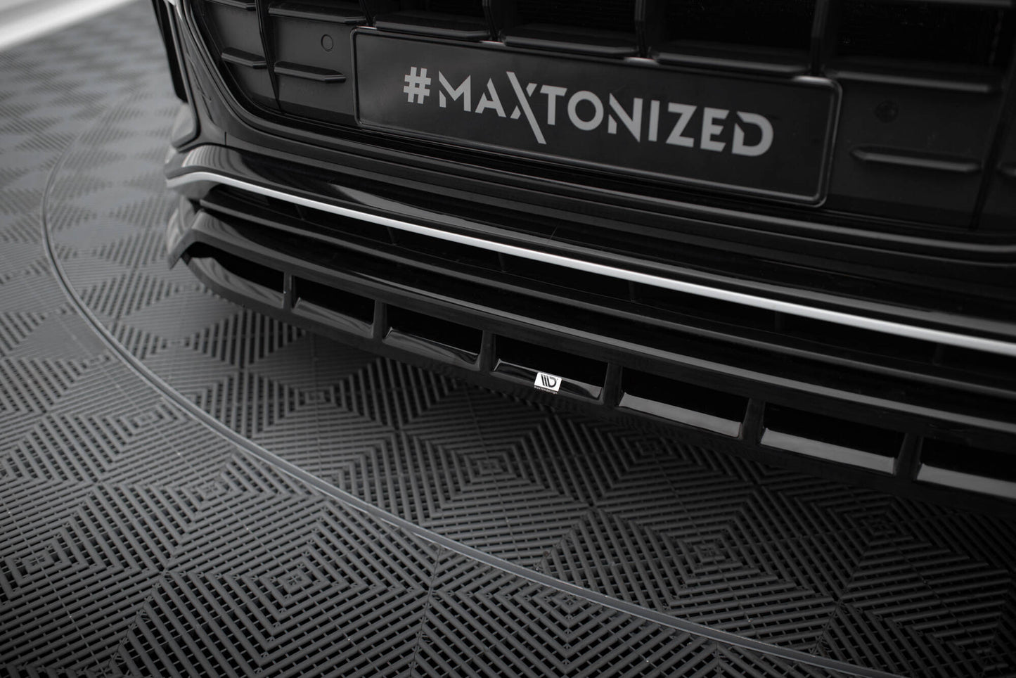 Maxton Front Ansatz V.2 für Audi SQ8 / Q8 S-Line Mk1 schwarz Hochglanz