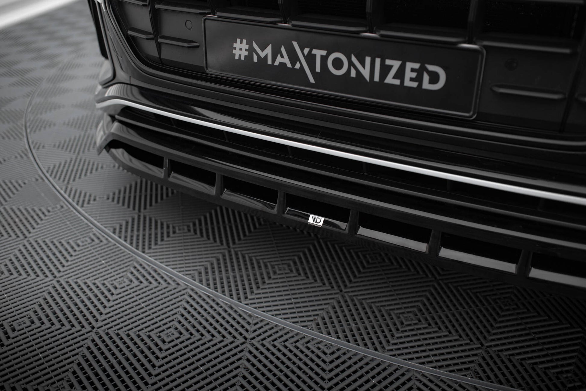 Maxton Front Ansatz V.2 für Audi SQ8 / Q8 S-Line Mk1 schwarz Hochglanz