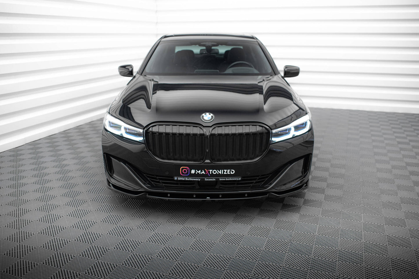 Maxton Front Ansatz V.1 für BMW 7 G11 Facelift schwarz Hochglanz