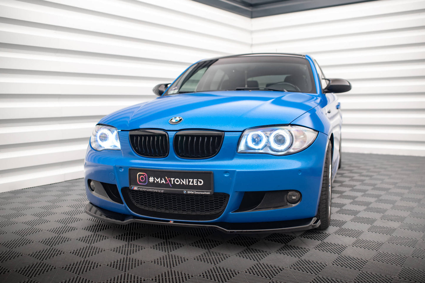 Maxton Front Ansatz V.1 für BMW 1er M-Paket E87 Facelift schwarz Hochglanz