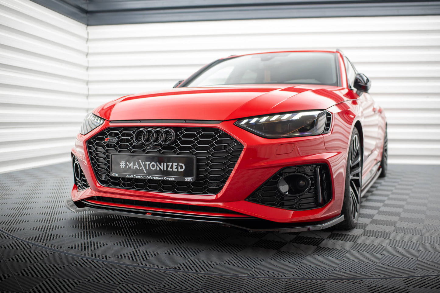 Maxton Front Ansatz V.1 für Audi RS4 B9 Facelift schwarz Hochglanz