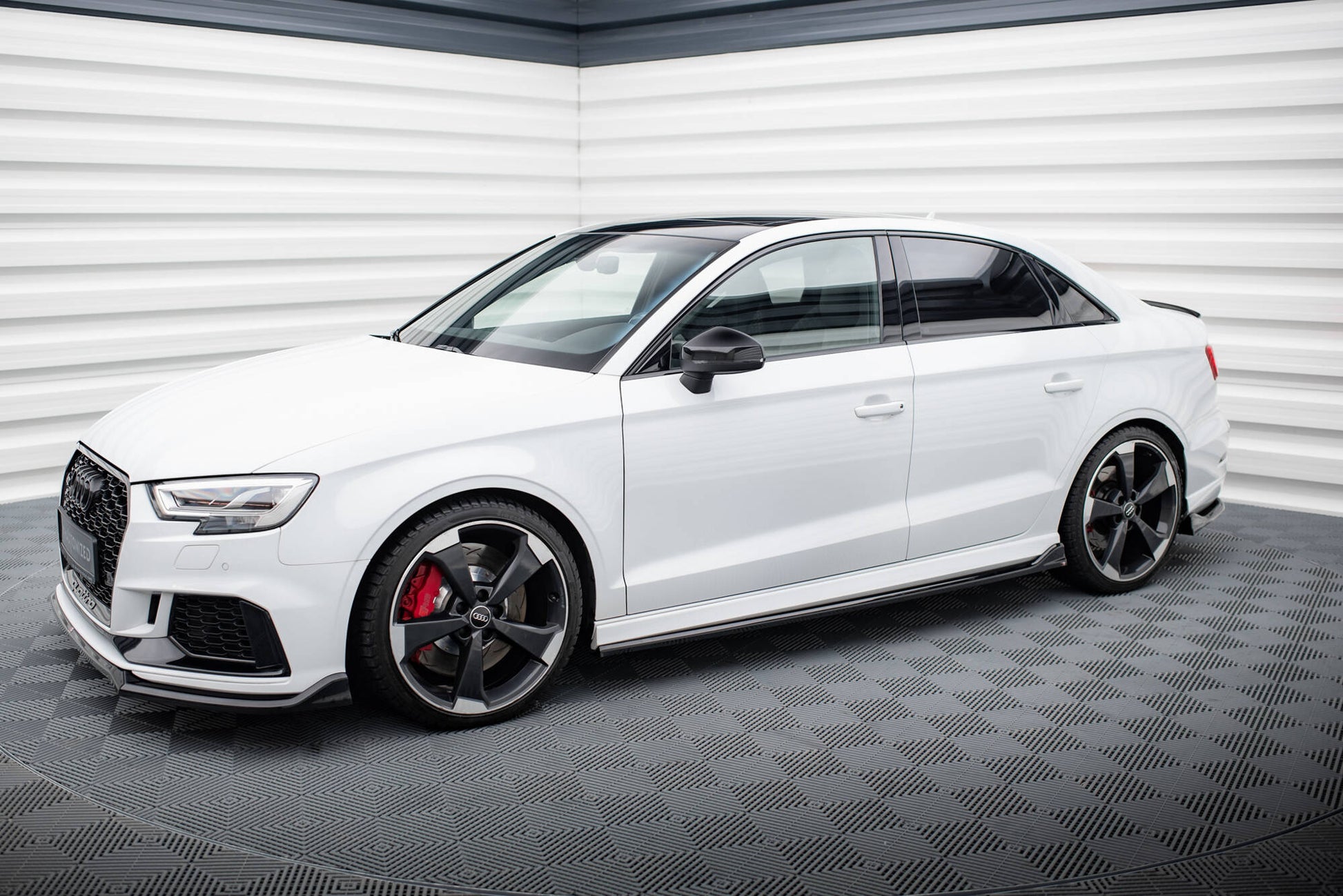 Maxton Seitenschweller Ansatz für V.3 für Audi RS3 Limousine 8V Facelift schwarz Hochglanz