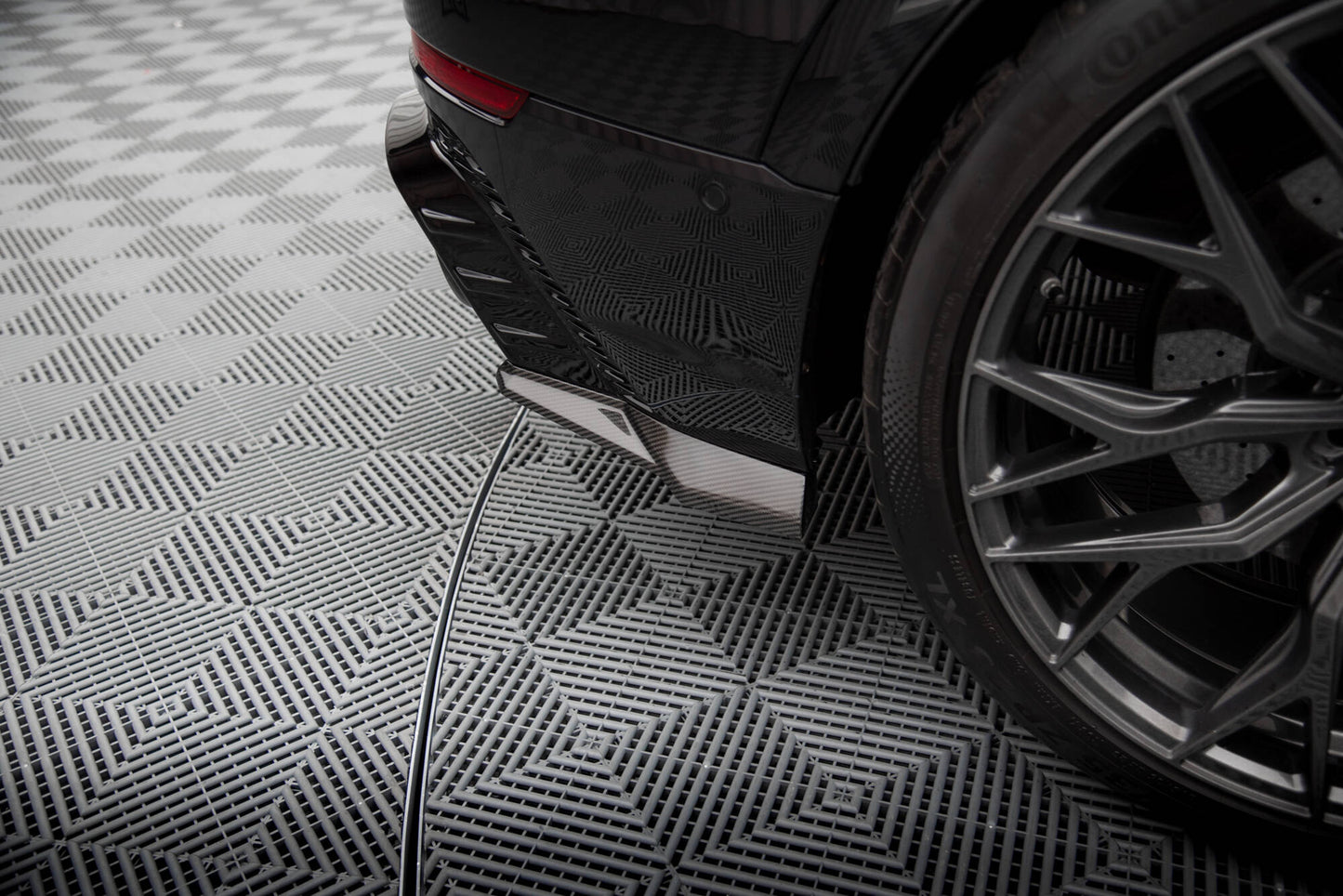 Maxton Carbon Fiber Heck Ansatz Flaps Diffusor für Audi RSQ8 Mk1