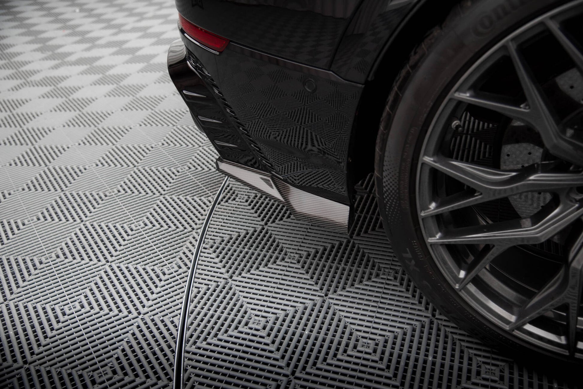 Maxton Carbon Fiber Heck Ansatz Flaps Diffusor für Audi RSQ8 Mk1