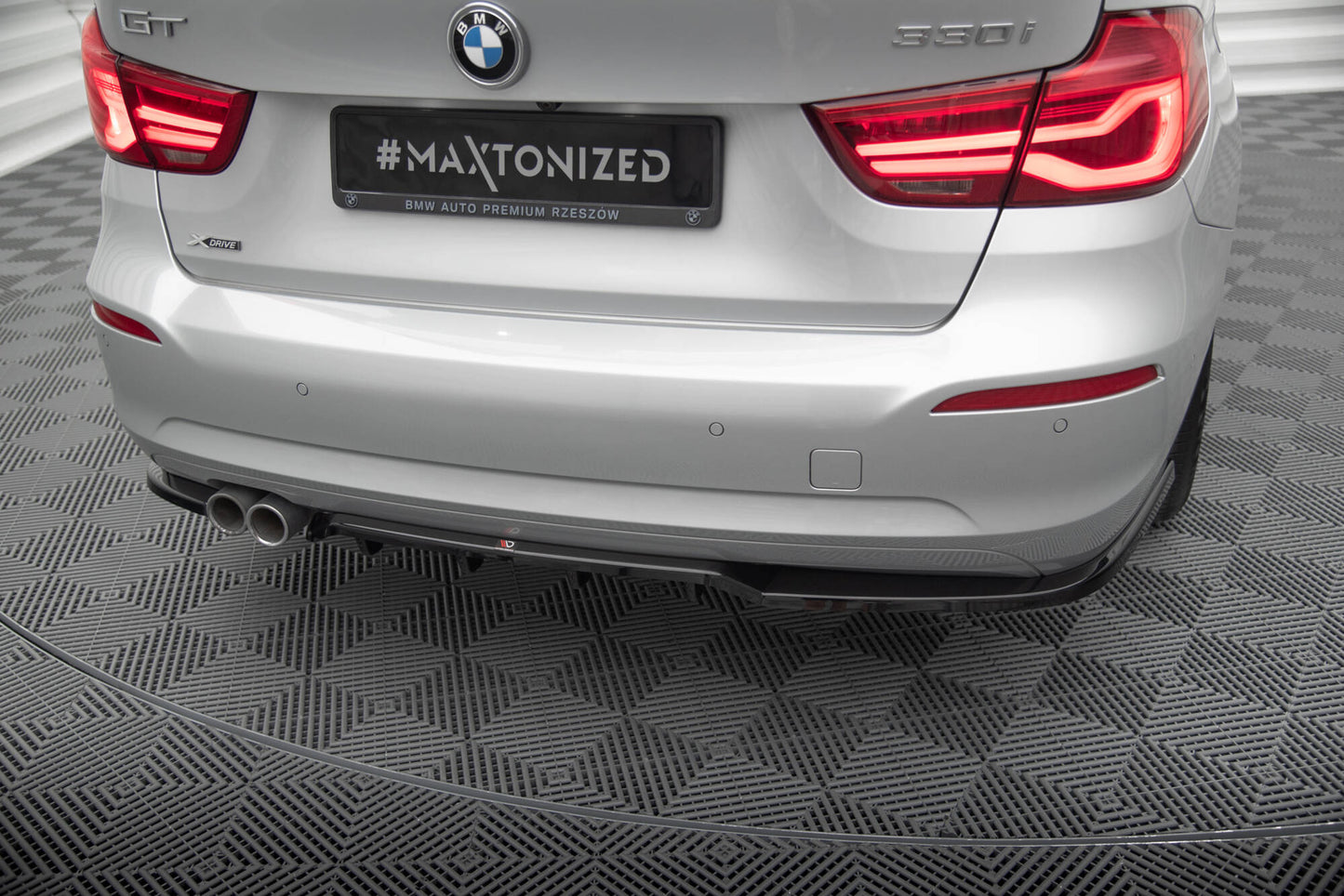 Maxton Mittlerer Diffusor Heck Ansatz DTM Look für BMW 3er GT F34 Facelift schwarz Hochglanz