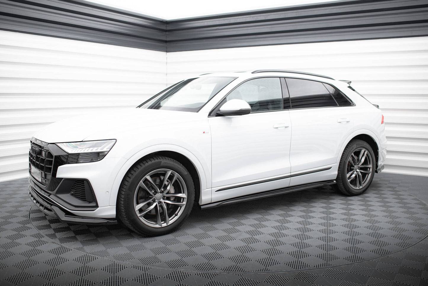 Maxton Seitenschweller Ansatz für V.2 für Audi SQ8 / Q8 S-Line Mk1 schwarz Hochglanz
