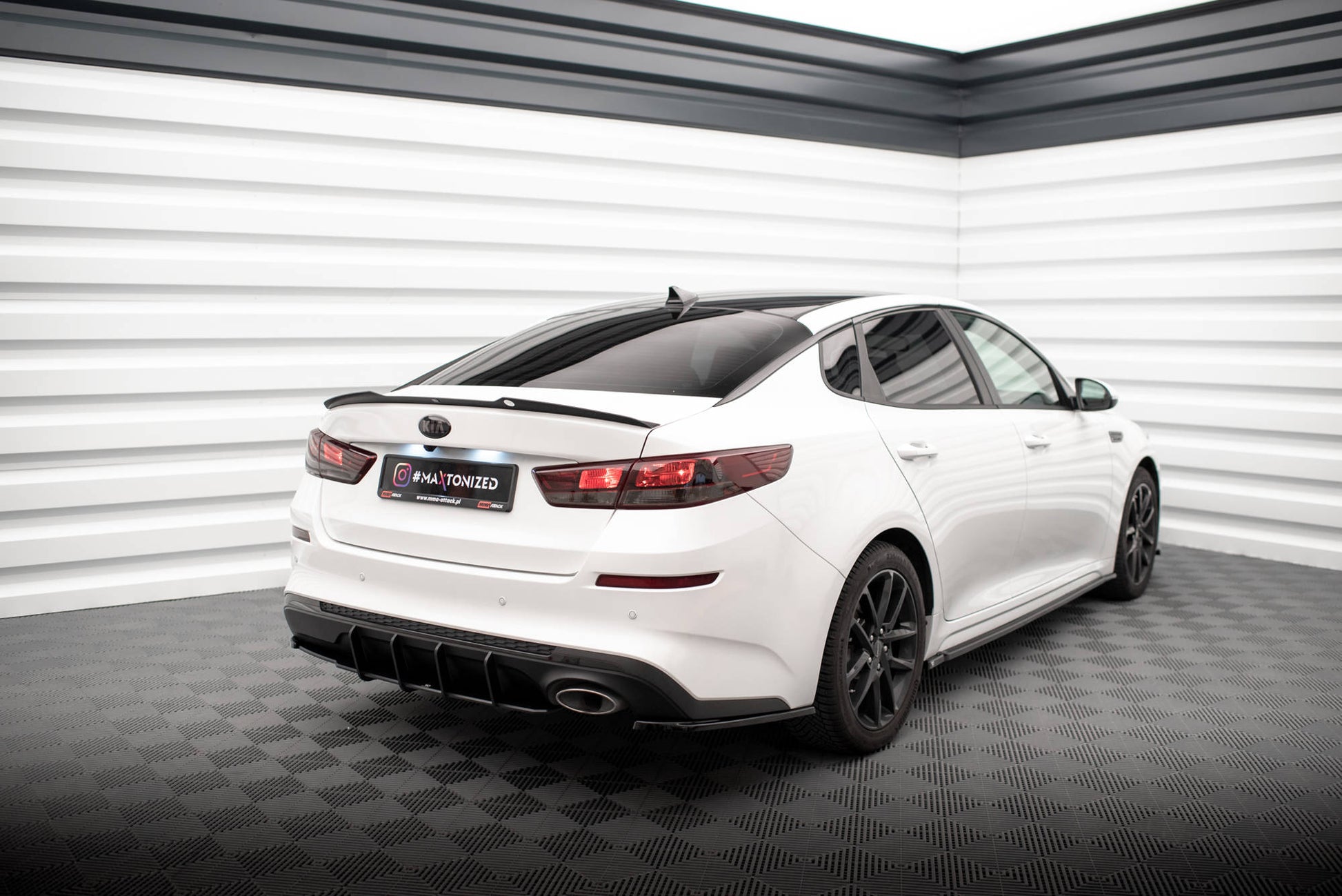 Maxton Heck Ansatz Flaps Diffusor V.2 für Kia Optima Mk4 Facelift schwarz Hochglanz
