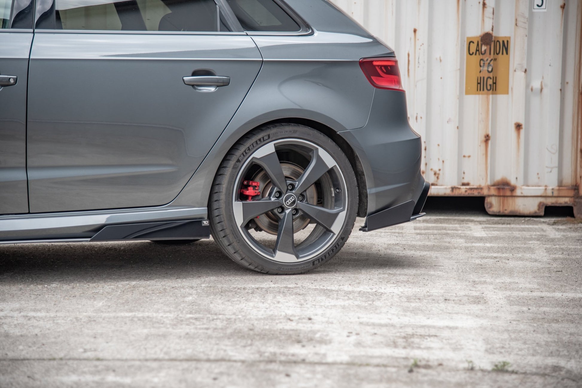 Maxton Robuste Racing Heck Ansatz Flaps Diffusor +Flaps für Audi RS3 8V Sportback schwarz Hochglanz
