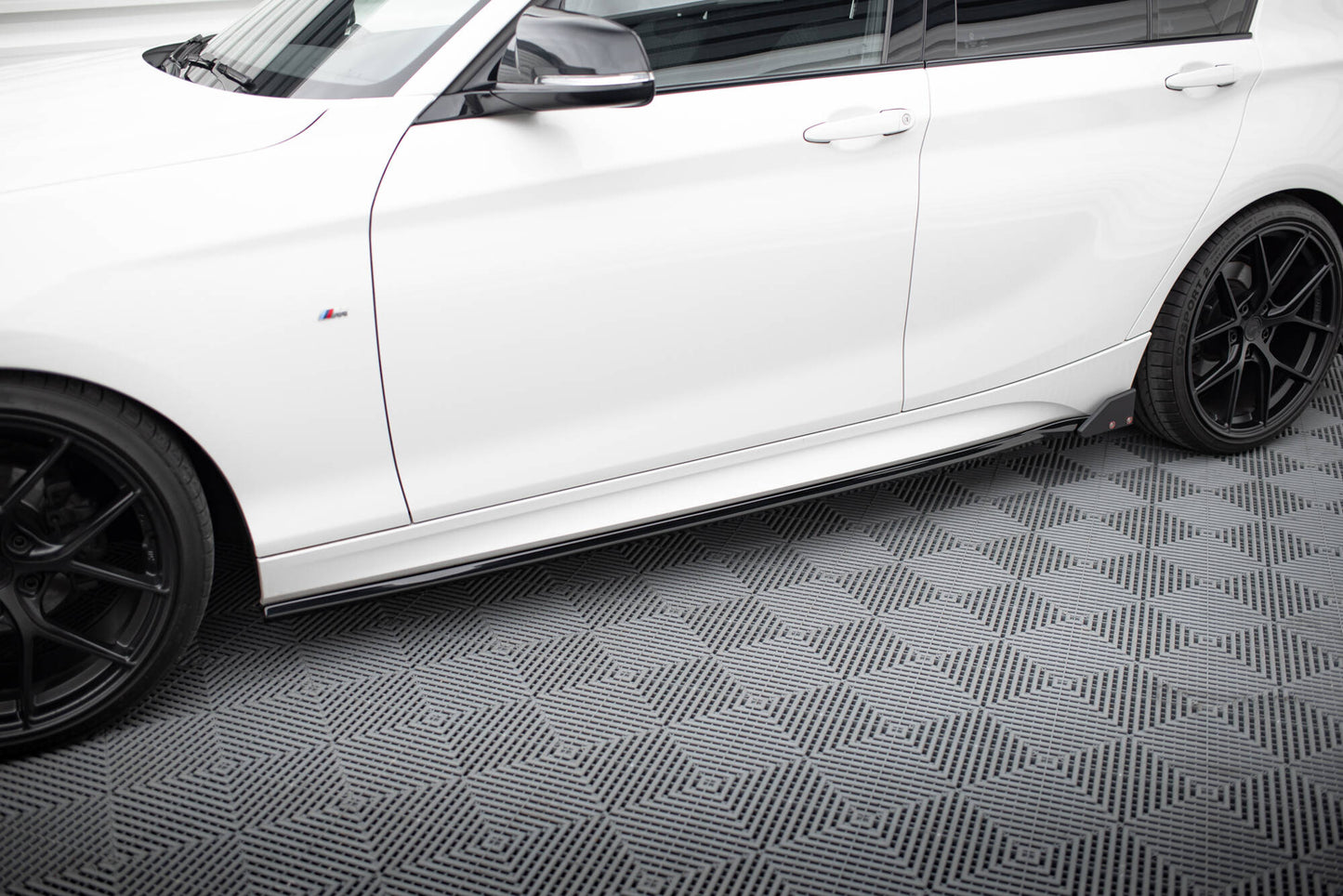 Maxton Seitenschweller Ansatz für V.4 + Flaps BMW 1er M-Paket / M140i F20 Facelift