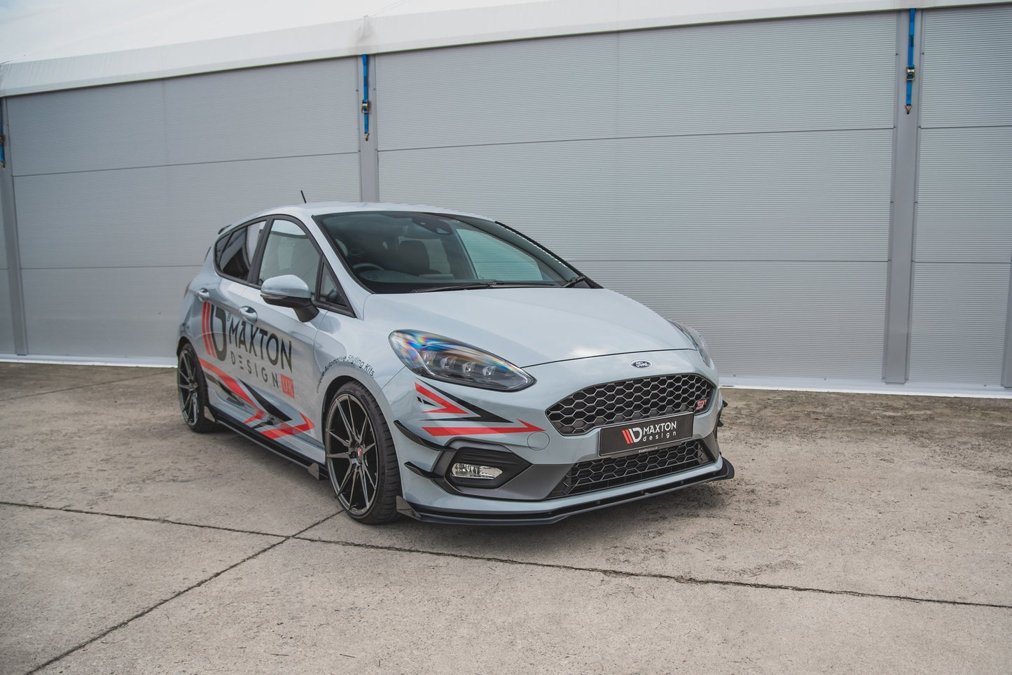 Maxton Robuste Racing Front Ansatz für passend für + Front Stoßstangen Racing Flaps passend für Ford Fiesta Mk8 ST / ST-Li...