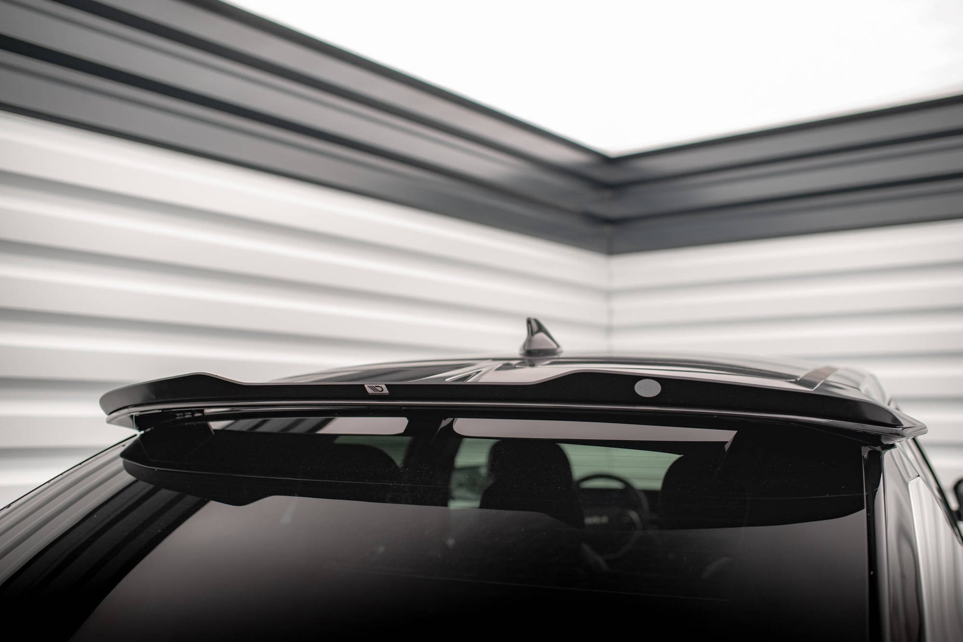 Maxton Höher Spoiler CAP für Kia EV6 GT-Line Mk1 schwarz Hochglanz