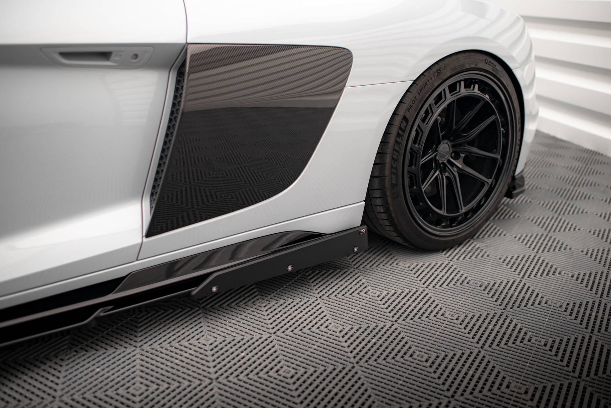 Maxton Seitenschweller Ansatz für V.2 für + Flaps Audi R8 Mk2 Facelift