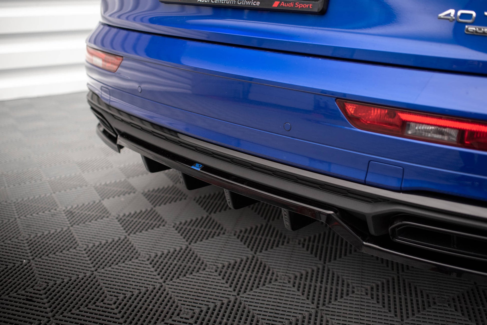 Maxton Mittlerer Diffusor Heck Ansatz DTM Look für Audi Q5 S-Line SUV Mk2 Facelift schwarz Hochglanz
