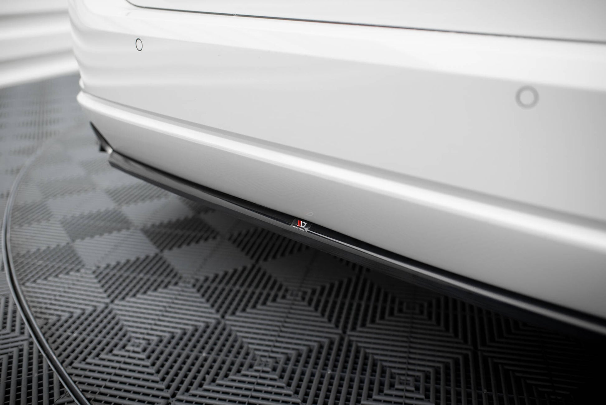 Maxton Mittlerer Diffusor Heck Ansatz für BMW 3er Limousine / Touring G20 / G21 Facelift schwarz Hochglanz
