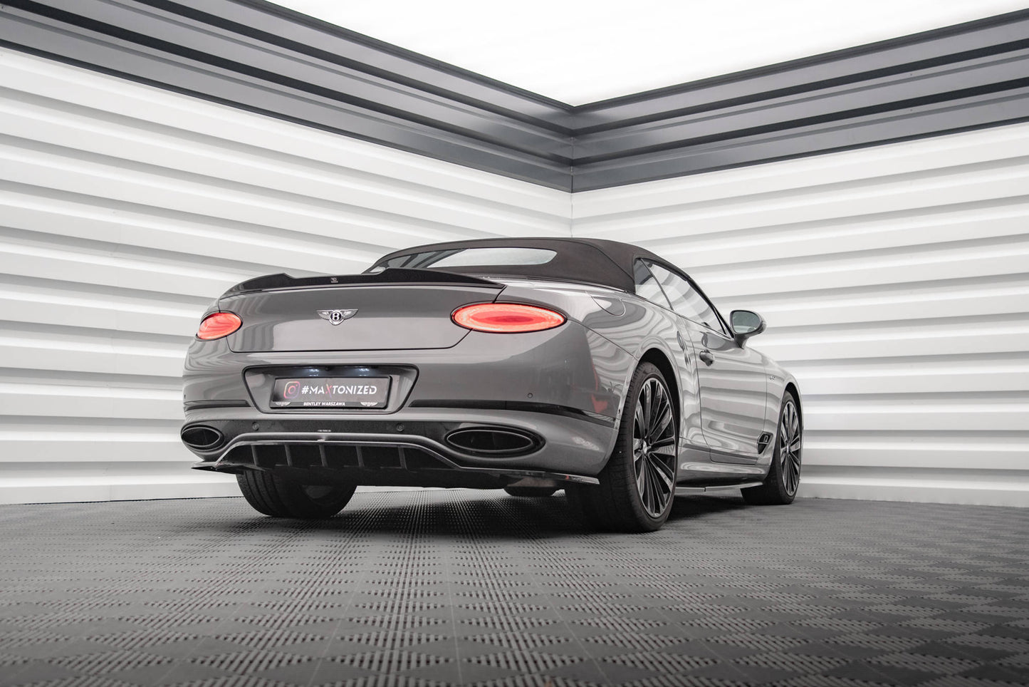 Maxton Mittlerer Diffusor Heck Ansatz DTM Look für Bentley Continental GT Mk3 schwarz Hochglanz