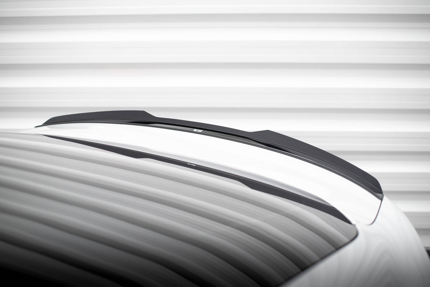 Maxton Spoiler CAP für BMW i4 / 4 Gran Coupe M-Paket G26 schwarz Hochglanz