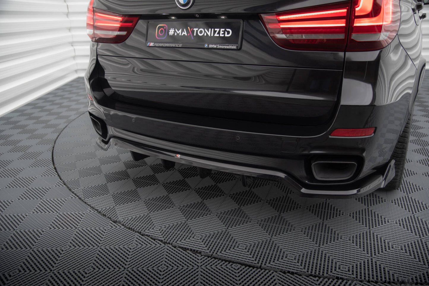 Maxton Mittlerer Diffusor Heck Ansatz DTM Look für BMW X5 M-Paket F15 schwarz Hochglanz
