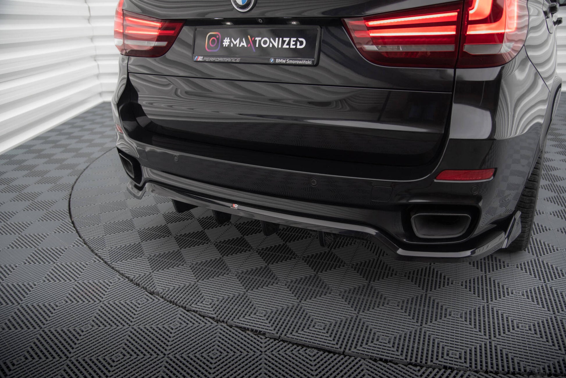 Maxton Mittlerer Diffusor Heck Ansatz DTM Look für BMW X5 M-Paket F15 schwarz Hochglanz