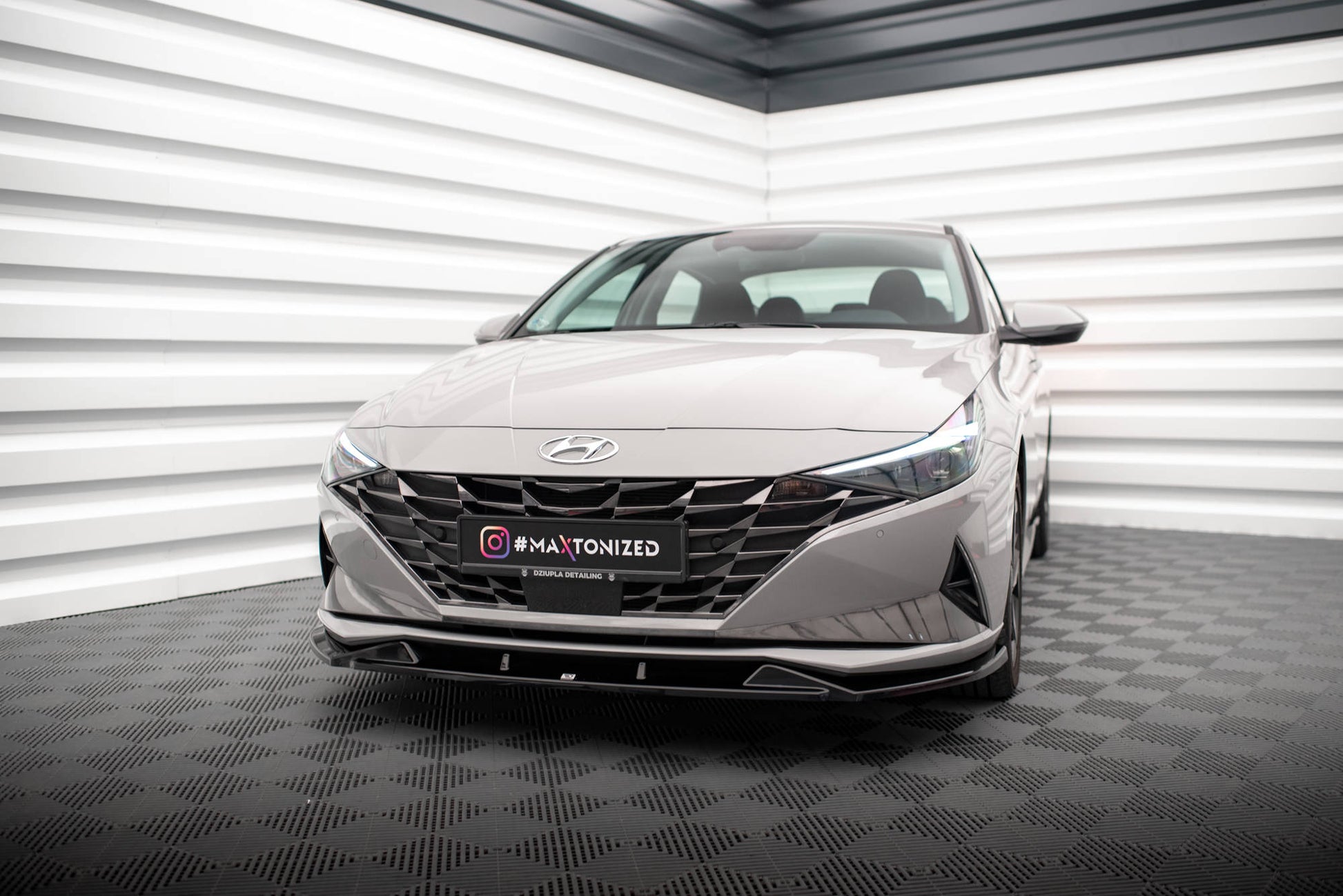 Maxton Front Ansatz für Hyundai Elantra Mk7 schwarz Hochglanz