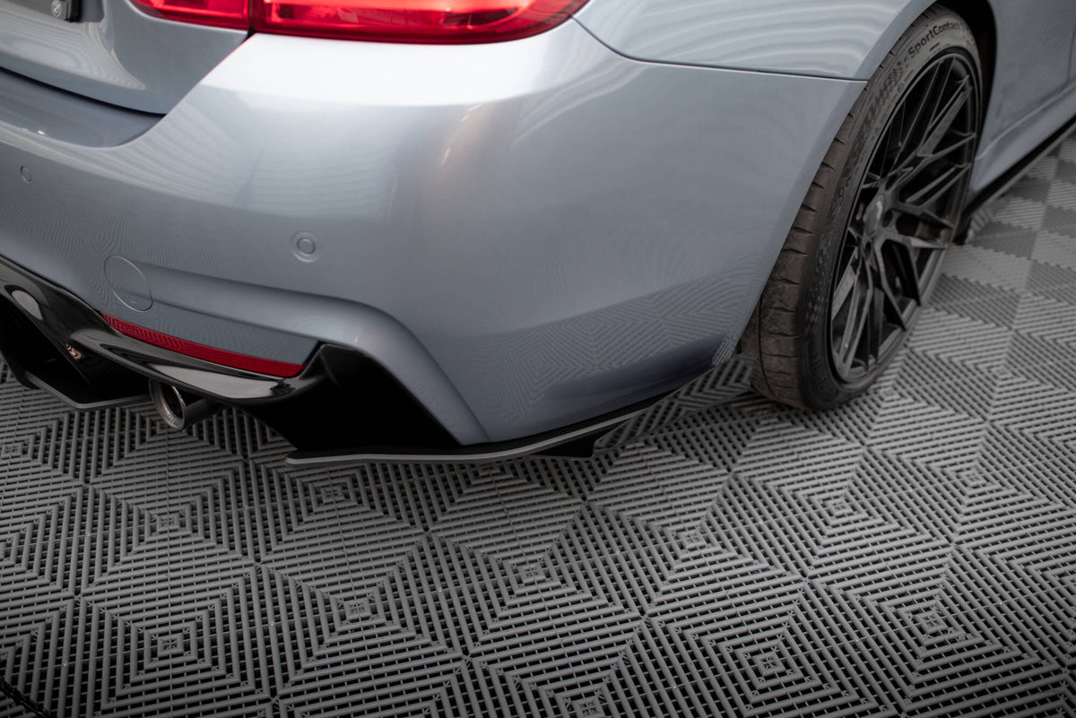 Maxton Hintere Seiten Flaps für BMW 4er35i Coupe M-Paket F32 schwarz Hochglanz