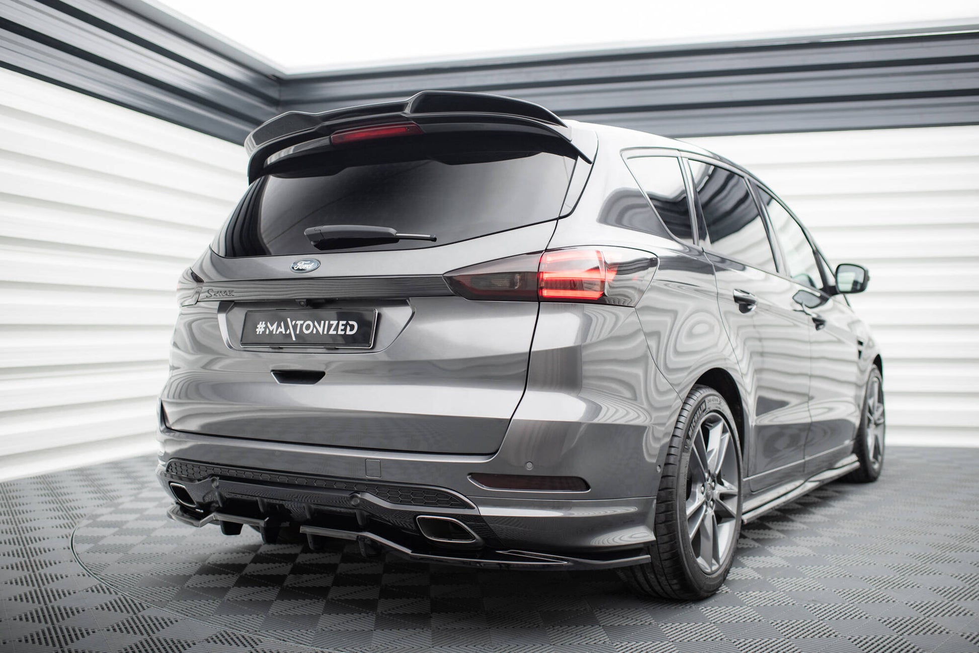 Maxton Spoiler CAP für 3D Ford S-Max ST-Line Mk2 schwarz Hochglanz