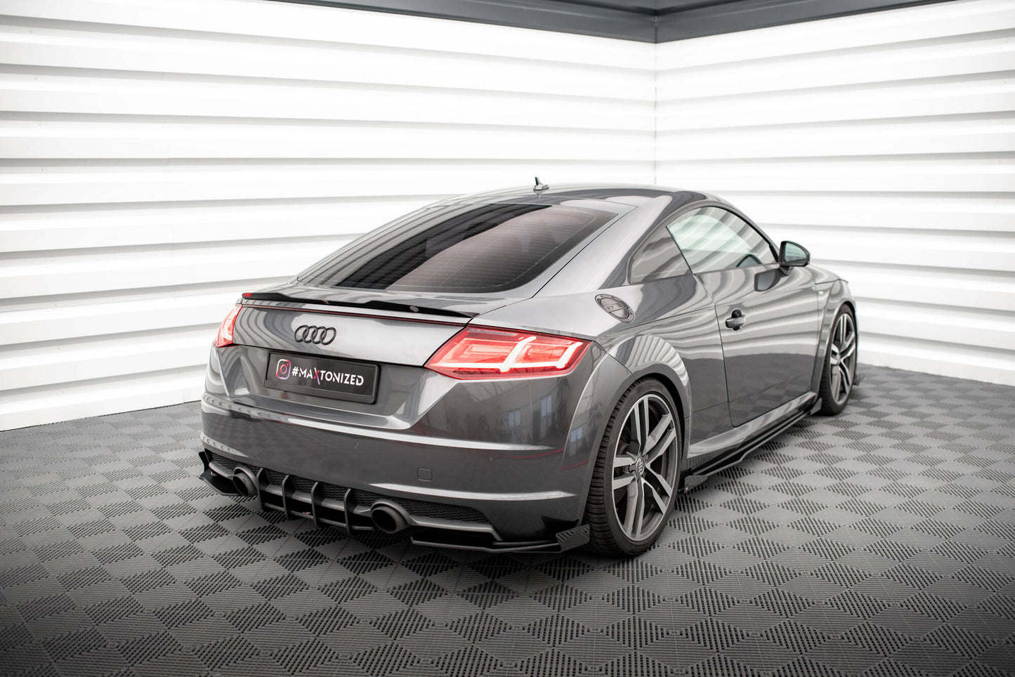 Maxton Street Pro Heck Ansatz Flaps Diffusor +Flaps für Audi TT S-Line 8S schwarz Hochglanz