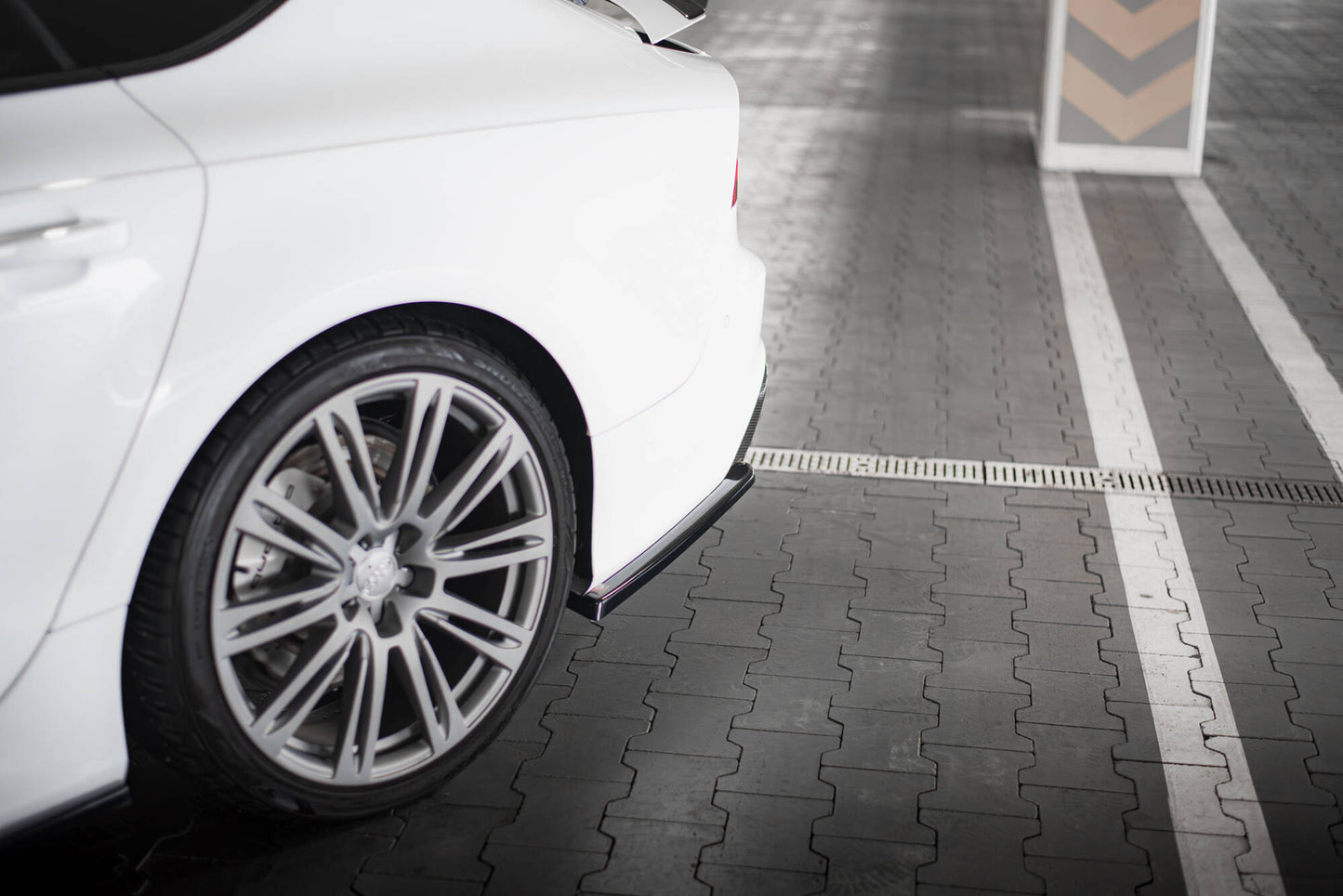 Maxton Heck Ansatz Flaps Diffusor V.2 für Audi RS7 C7 Facelift schwarz Hochglanz