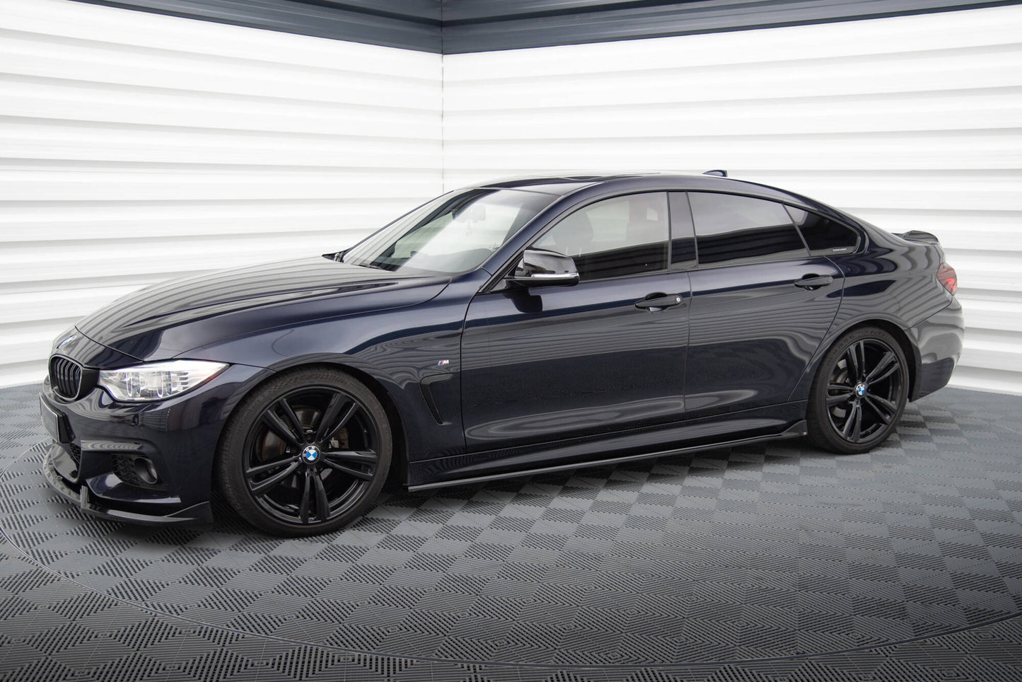 Maxton Seitenschweller Ansatz für V.3 für BMW 4er Coupe / Gran Coupe / Cabrio M-Paket F32 / F36 / F33 schwarz Hochglanz