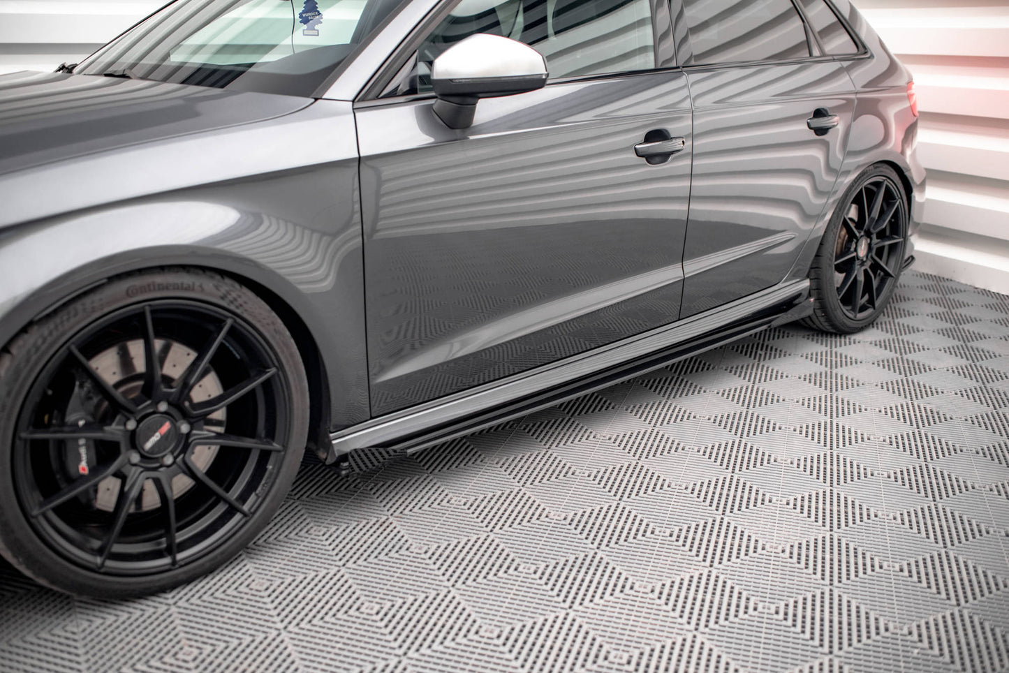 Maxton Street Pro Seitenschweller Ansatz für + Flaps Audi S3 / A3 S-Line Sportback 8V Facelift schwarz Hochglanz