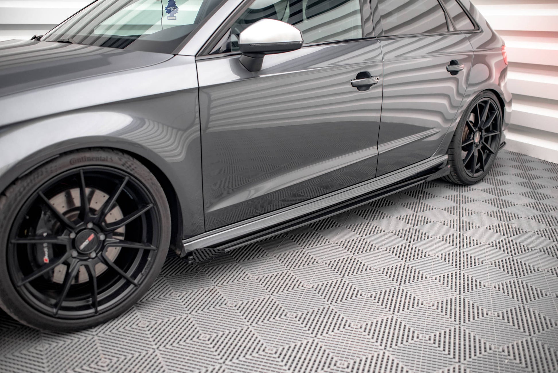 Maxton Street Pro Seitenschweller Ansatz für + Flaps Audi S3 / A3 S-Line Sportback 8V Facelift schwarz Hochglanz