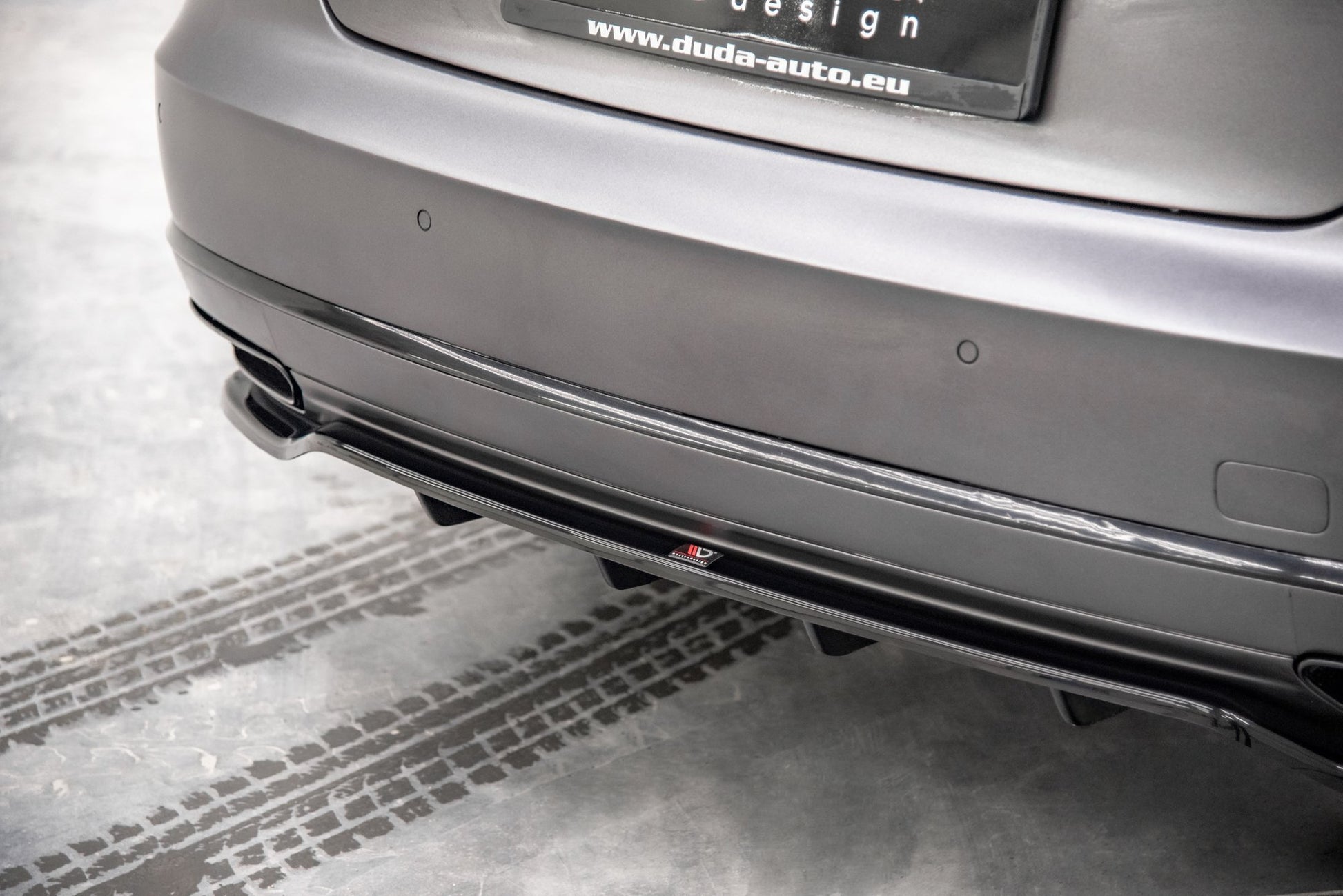 Maxton Mittlerer Diffusor Heck Ansatz DTM Look für Audi A8 D4 Facelift schwarz Hochglanz