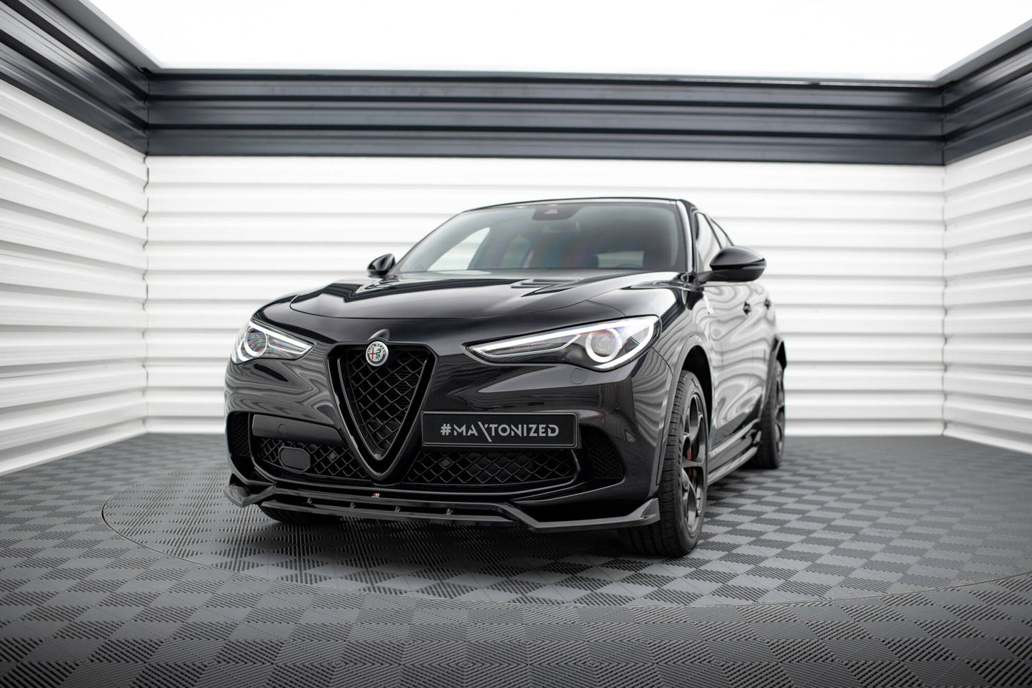 Maxton Front Ansatz für Alfa Romeo Stelvio Quadrifoglio Mk1 schwarz Hochglanz