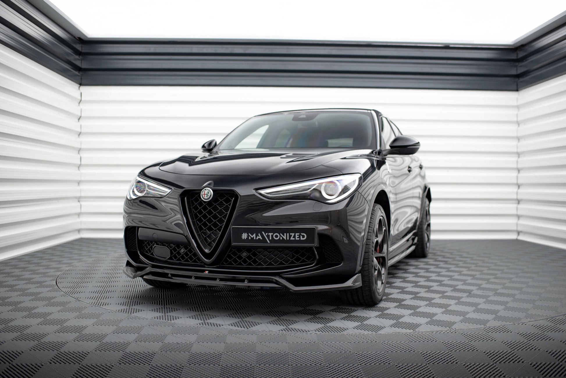 Maxton Front Ansatz für Alfa Romeo Stelvio Quadrifoglio Mk1 schwarz Hochglanz
