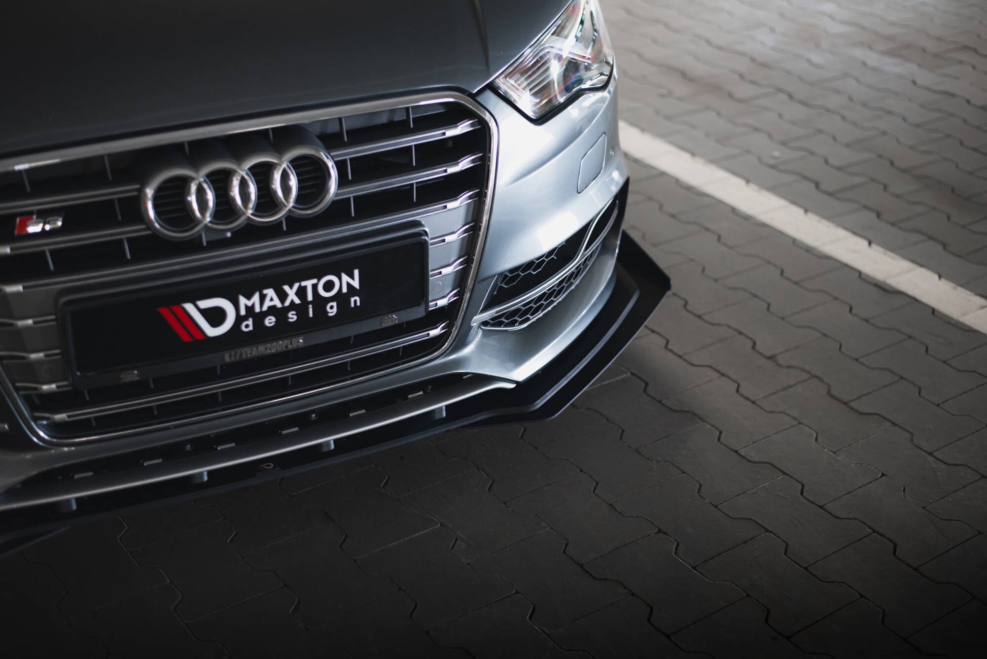 Maxton Street Pro Front Ansatz für +Flaps für + Flaps Audi S3 / A3 S-Line Limousine 8V schwarz Hochglanz