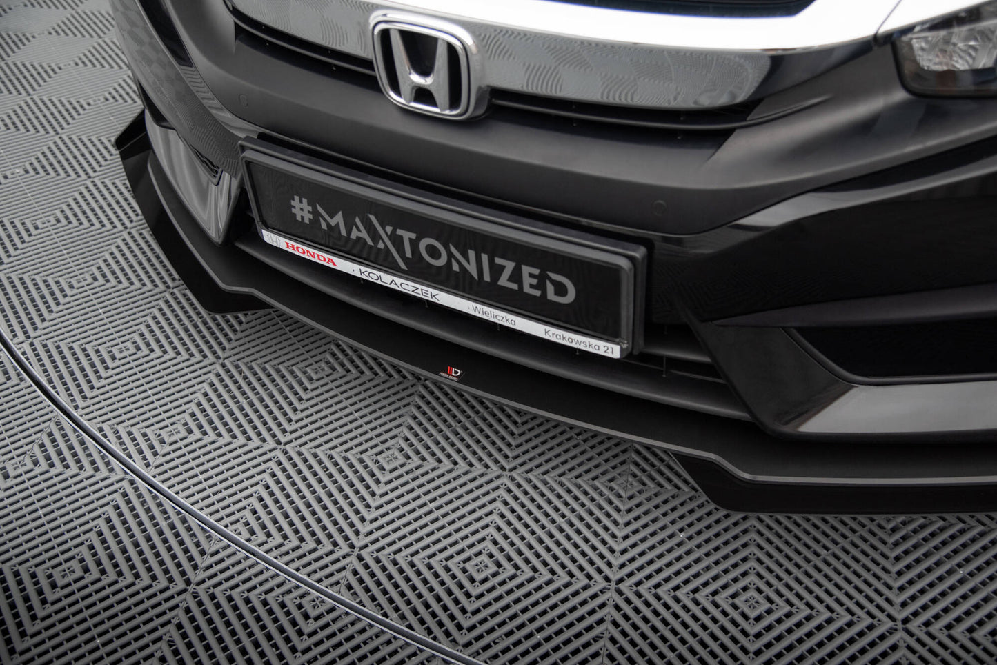Maxton Street Pro Front Ansatz für +Flaps für + Flaps Honda Civic Mk10 schwarz Hochglanz