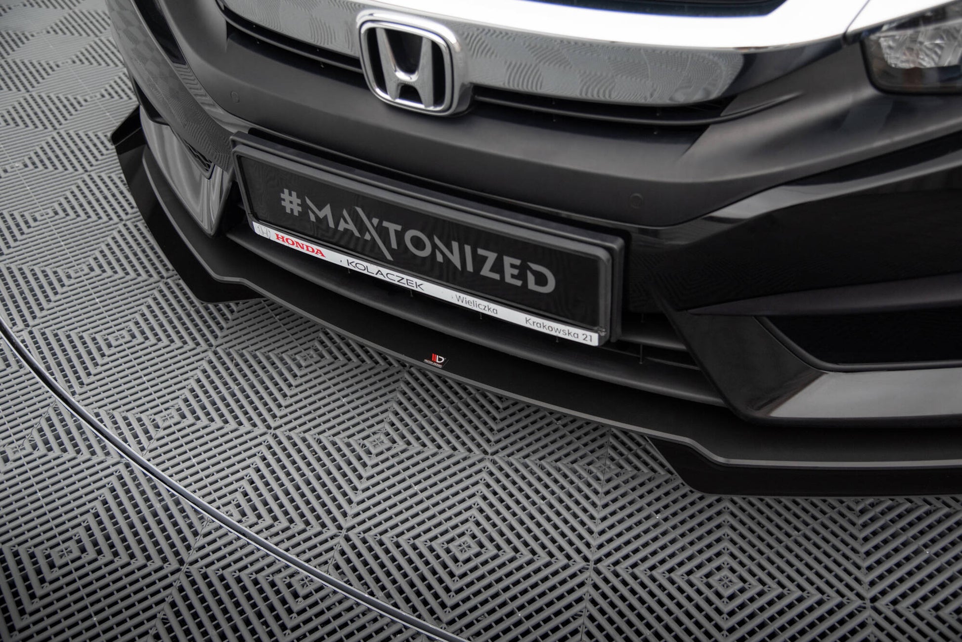 Maxton Street Pro Front Ansatz für +Flaps für + Flaps Honda Civic Mk10 schwarz Hochglanz
